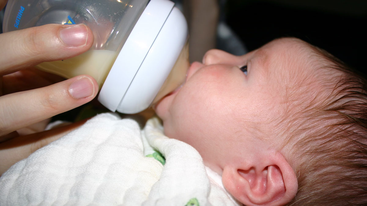 From Breastfeeding to Bottle Feeding