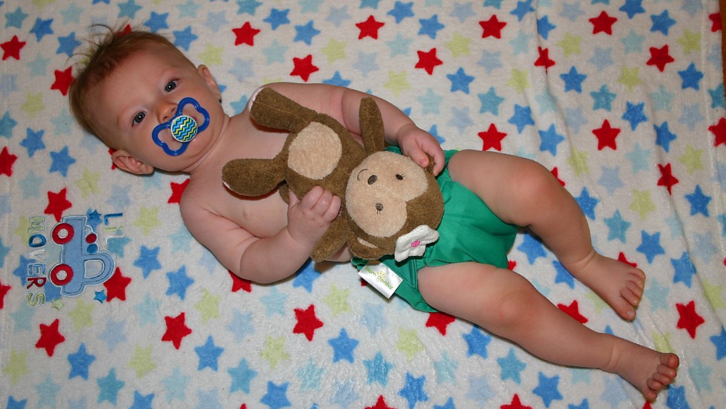 bumGenius 4.0 Cloth Diaper Review and Giveaway