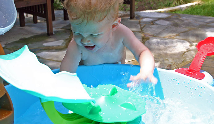 More splashing in the Little Tikes Fish ‘N Splash Water Table